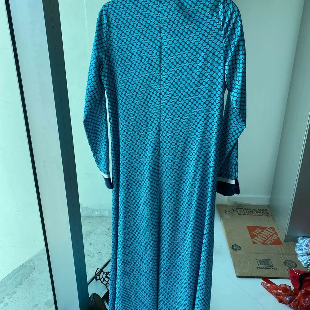 Alexis full length blue & white patterned robe - Picture 3 of 3